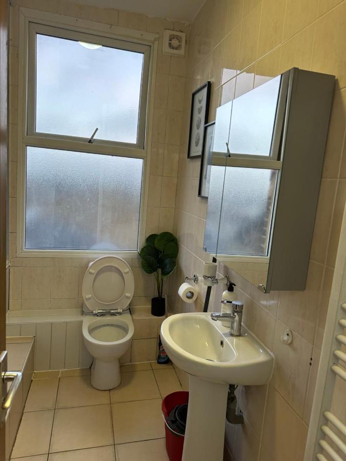 Beautiful Studio Apartment No4 Forest Road Londra Esterno foto